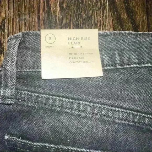 Universal thread High rise flare black jeans. Size 2. Fitted hip. Flared leg. - Picture 7 of 9